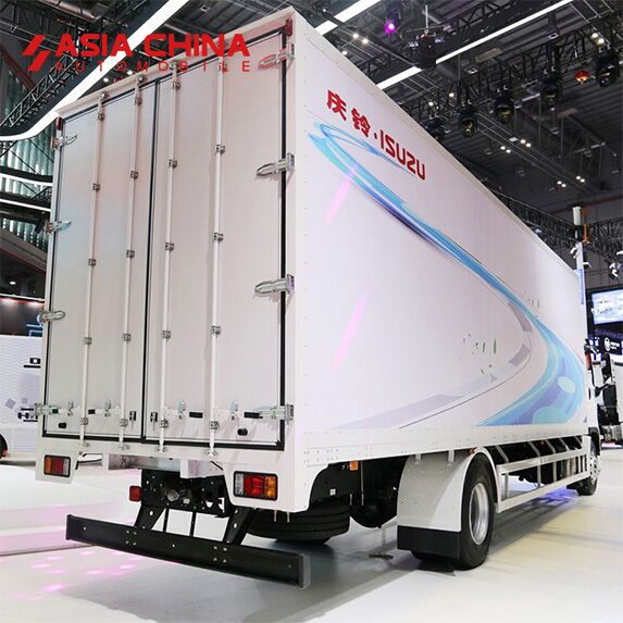 Isuzu FVR 4x2 Cargo Truck 240PS Box Truck