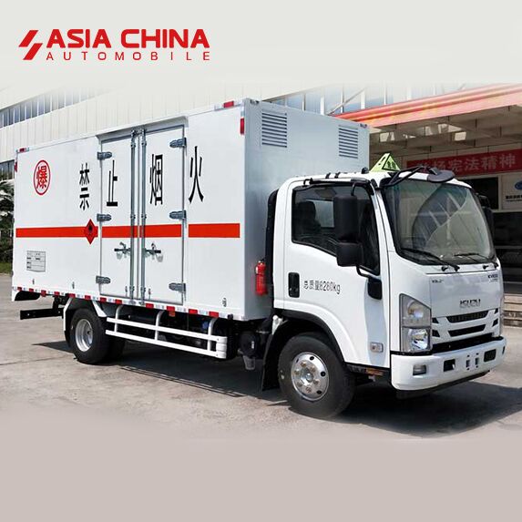 Isuzu Flammable Liquid Box Transport Truck